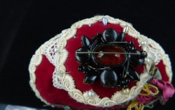 amber aurora brooch bl bk